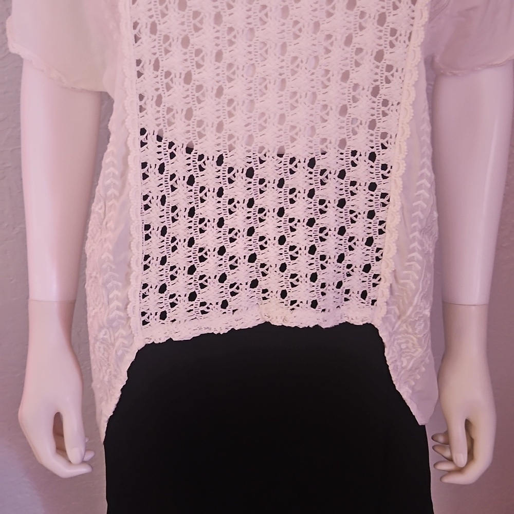MONTEAU Winter White Crochet Embroidered Assymetric Festival Tunic - Picture 5 of 10